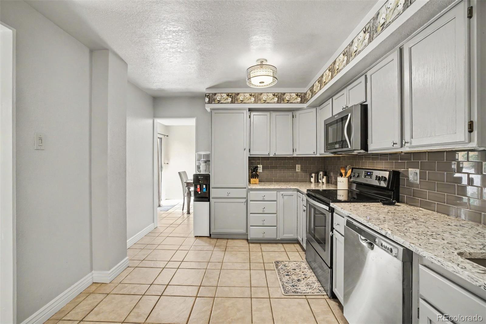 5671 W 71st Avenue Arvada CO 80003 | MLS #8015369 Image 10