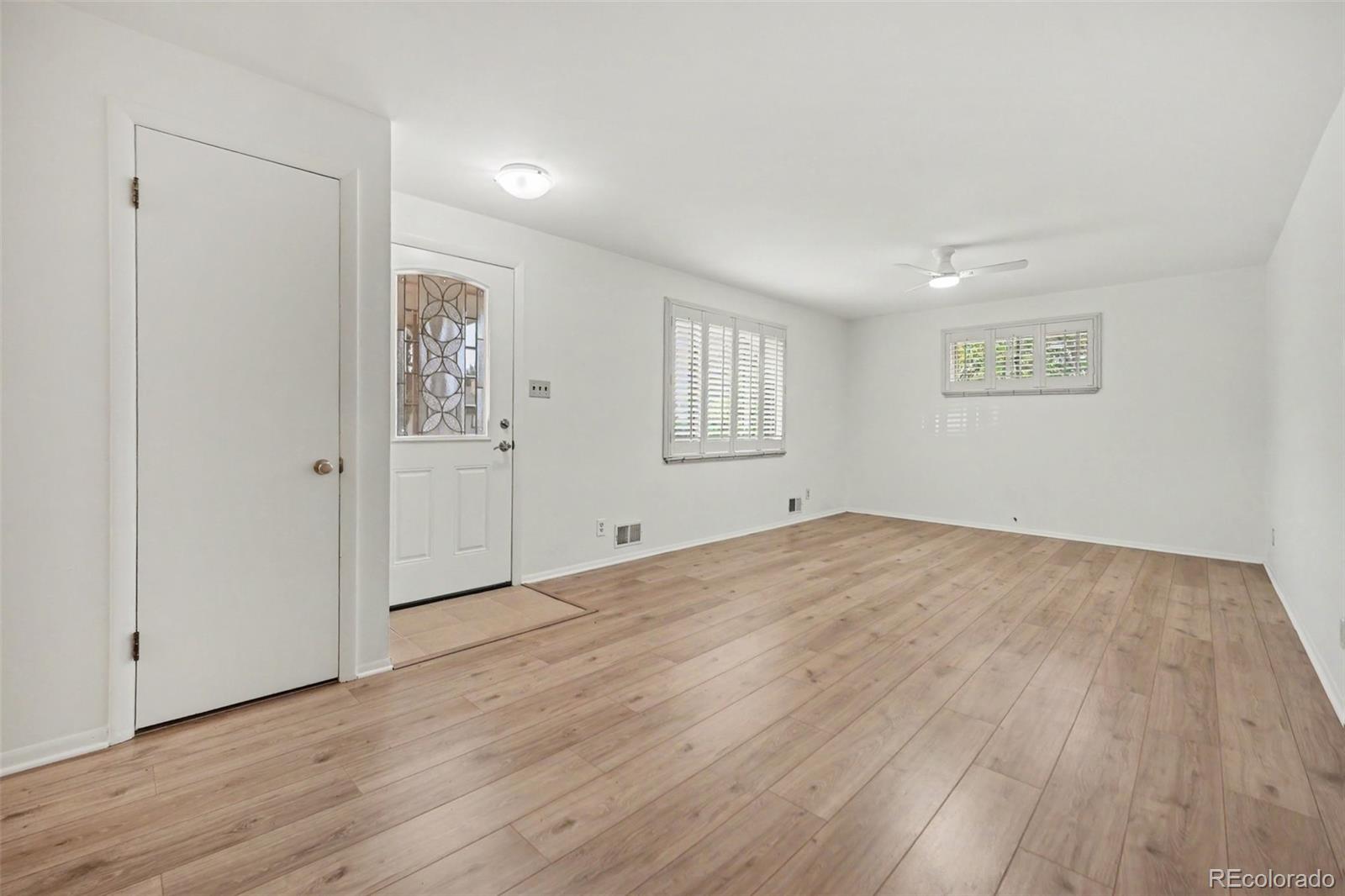 6644 S Penrose Court Centennial CO 80121 | MLS #8031277 Image 2