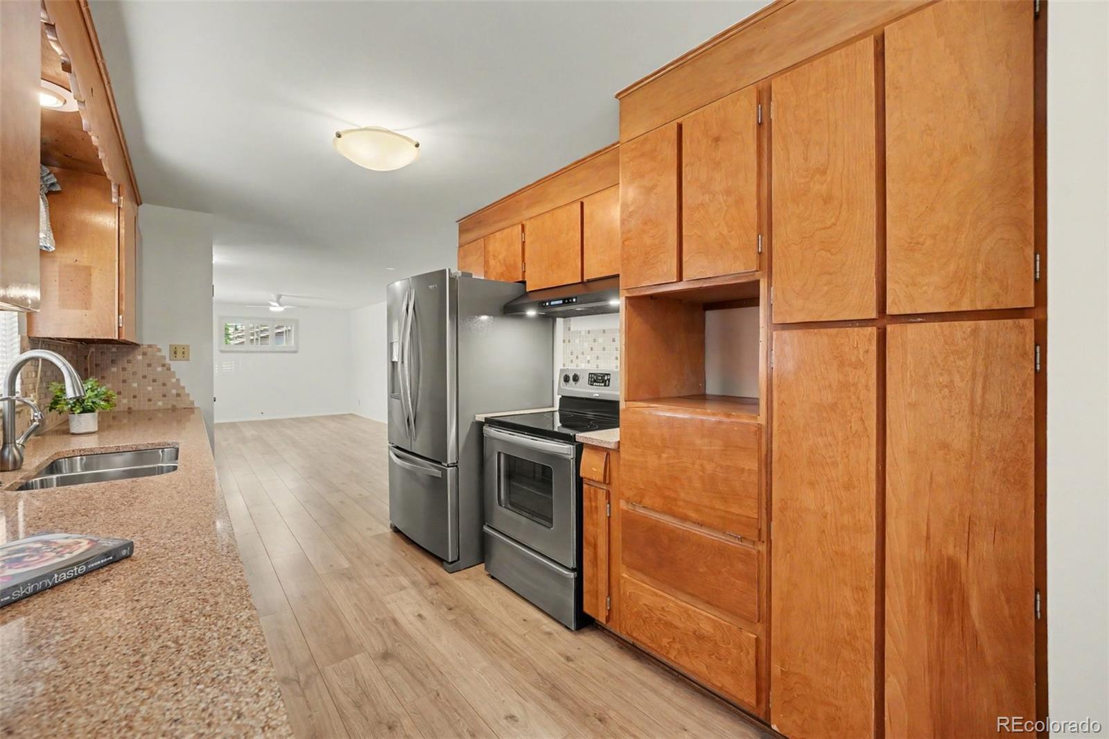 6644 S Penrose Court Centennial CO 80121 | MLS #8031277 Image 4