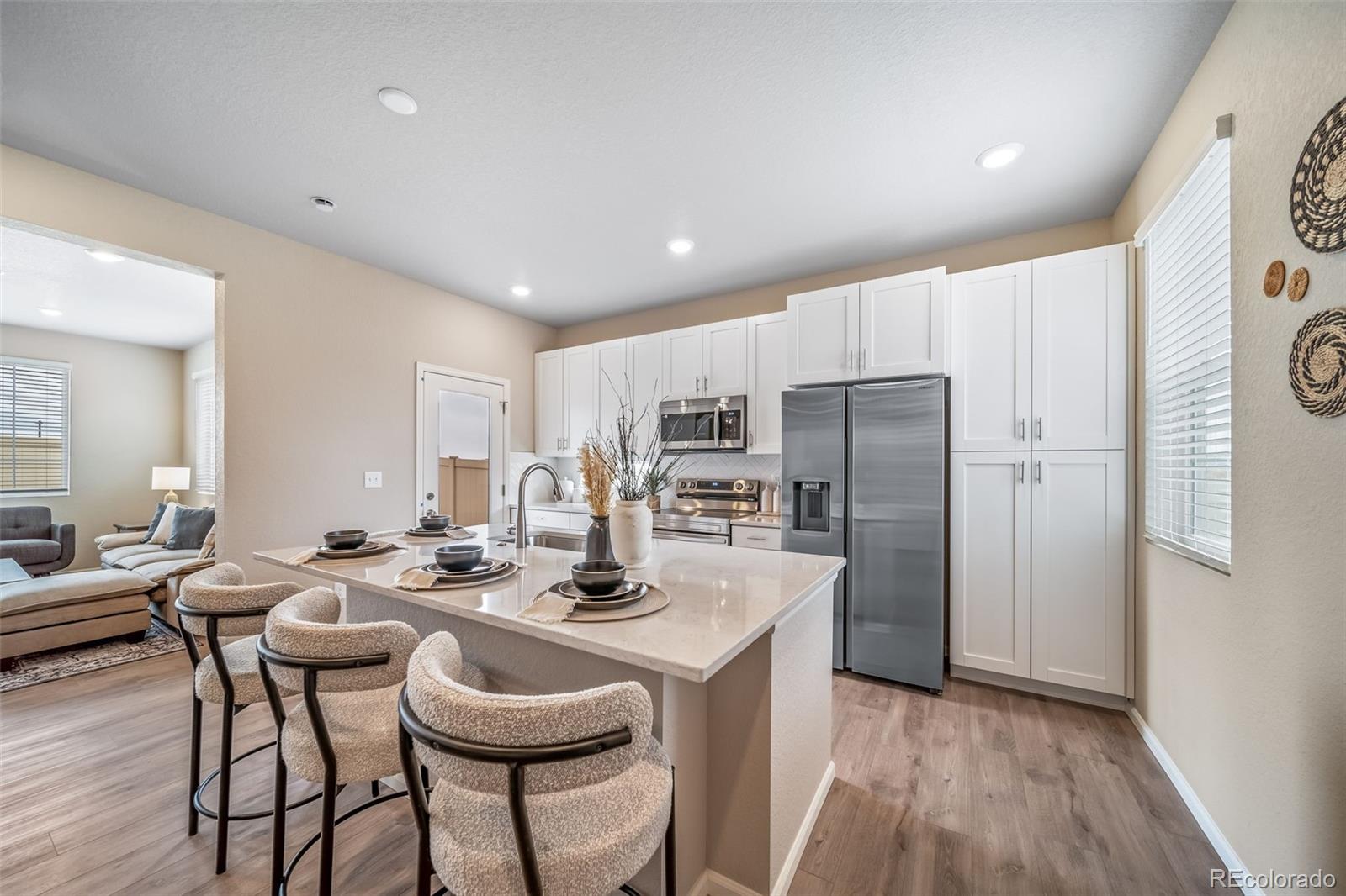 22291 E 38th Place Aurora CO 80019 | MLS #8198681 Image 2
