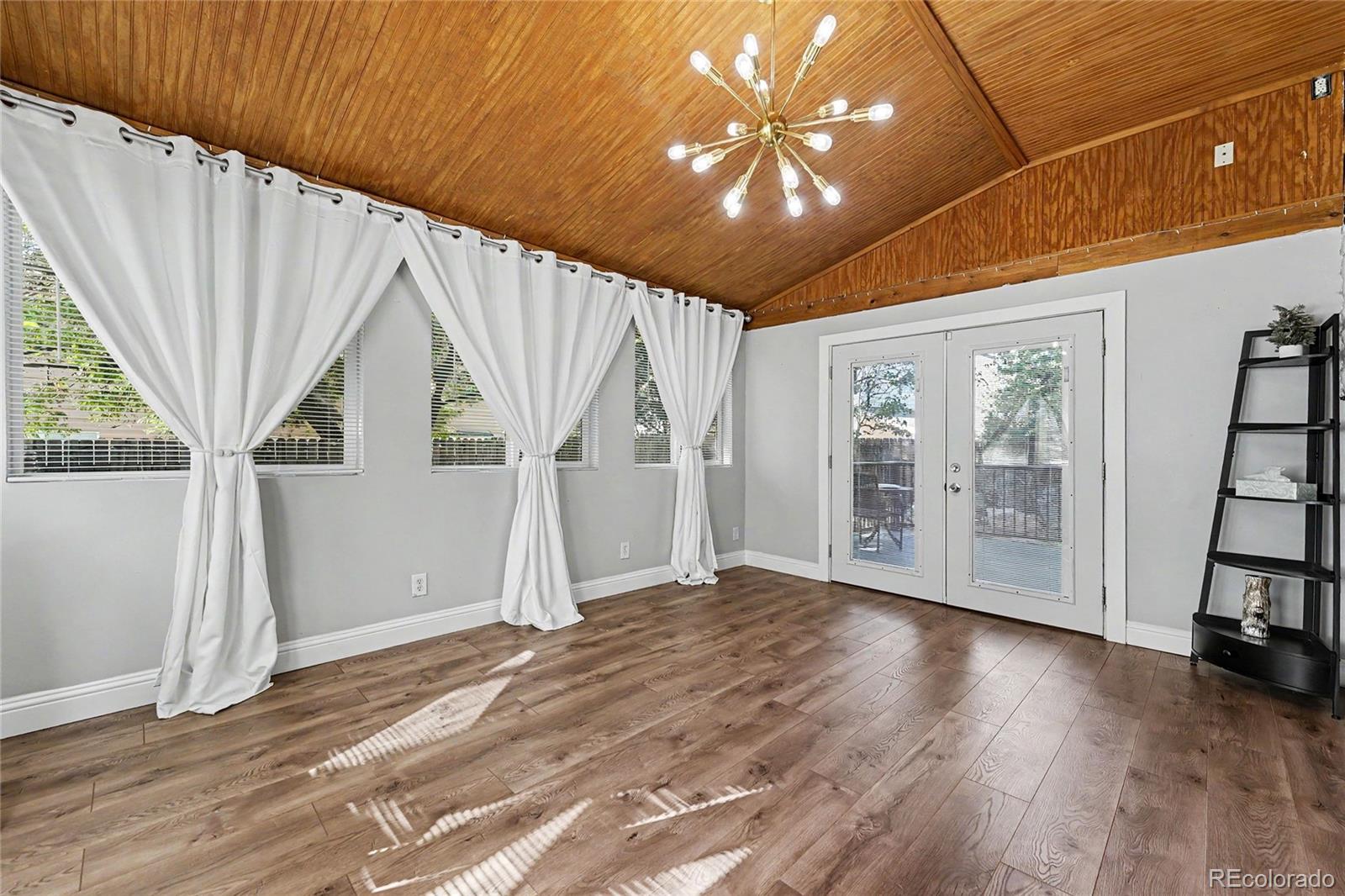 9026 W Remington Place Littleton CO 80128 | MLS #8260467 Image 11