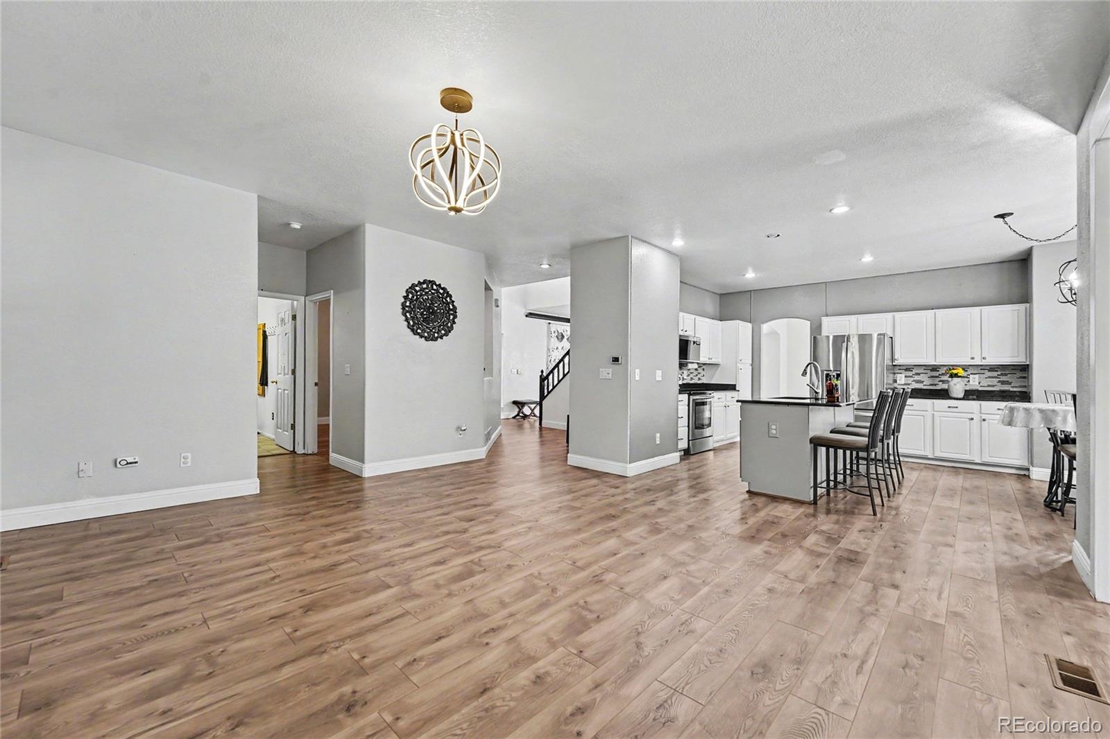 9026 W Remington Place Littleton CO 80128 | MLS #8260467 Image 9