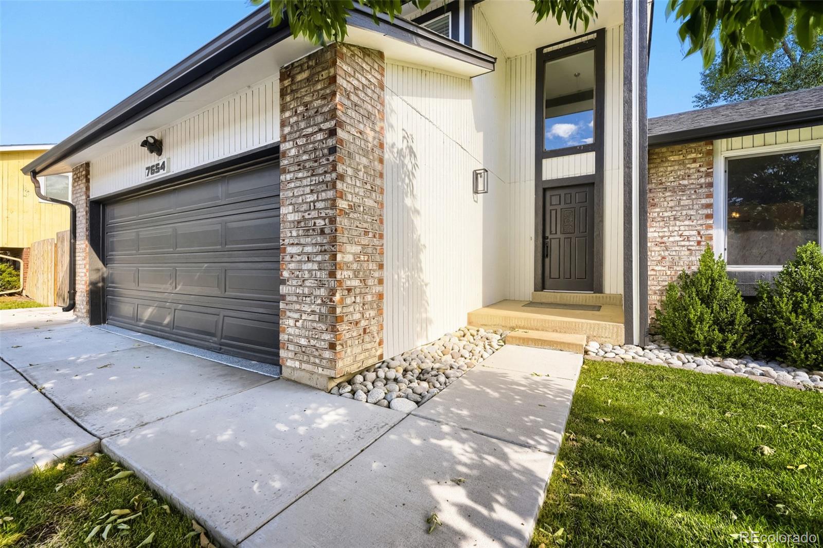 7654 W Ontario Place Littleton CO 80128 | MLS #9570160 Image 2