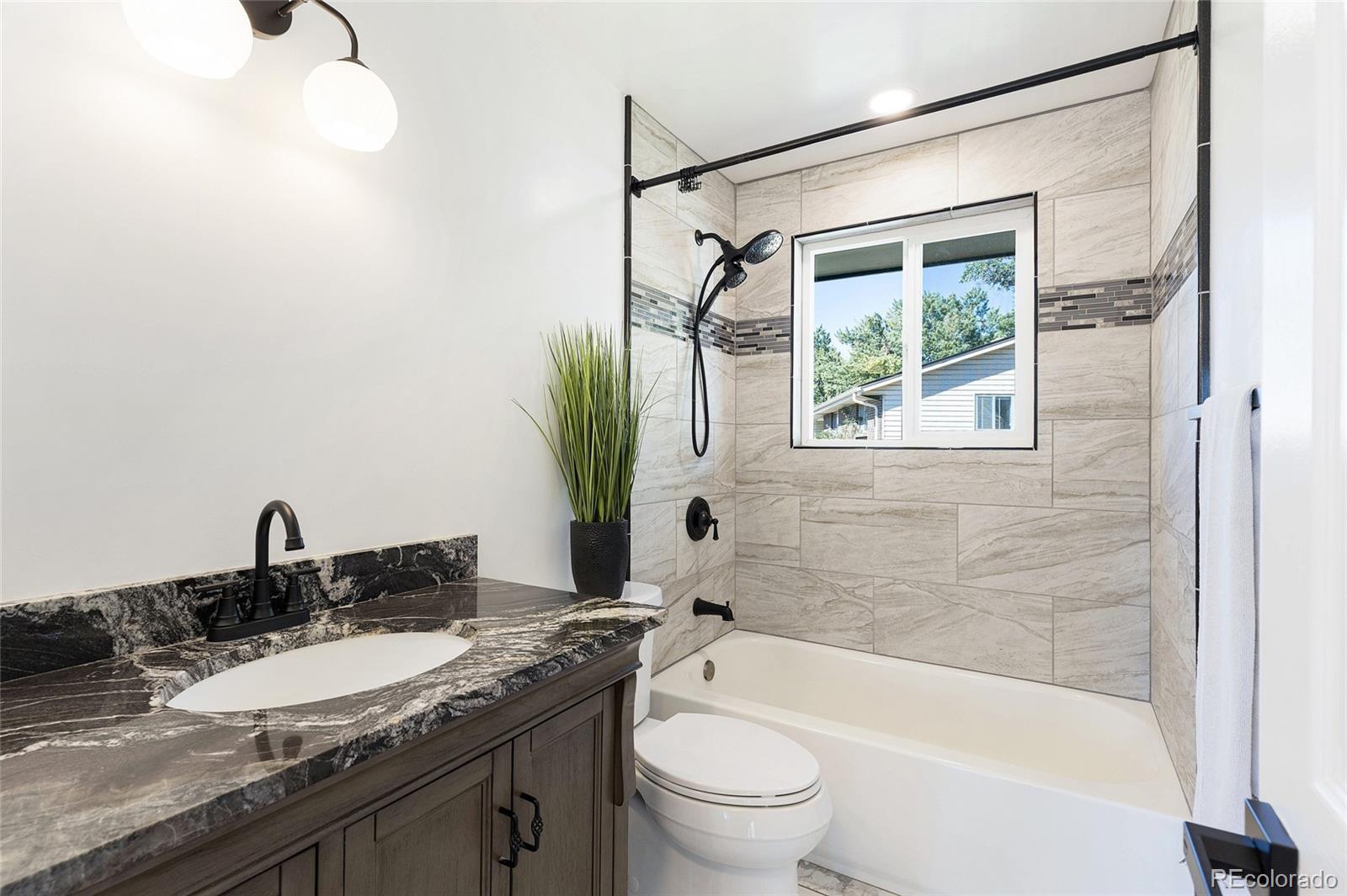 1731 S Garland Street Lakewood CO 80232 | MLS #9850087 Image 17
