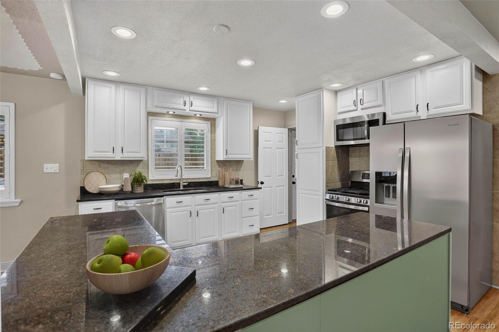 6422 Independence Street Arvada CO 80004 | MLS #9884246 Image 2