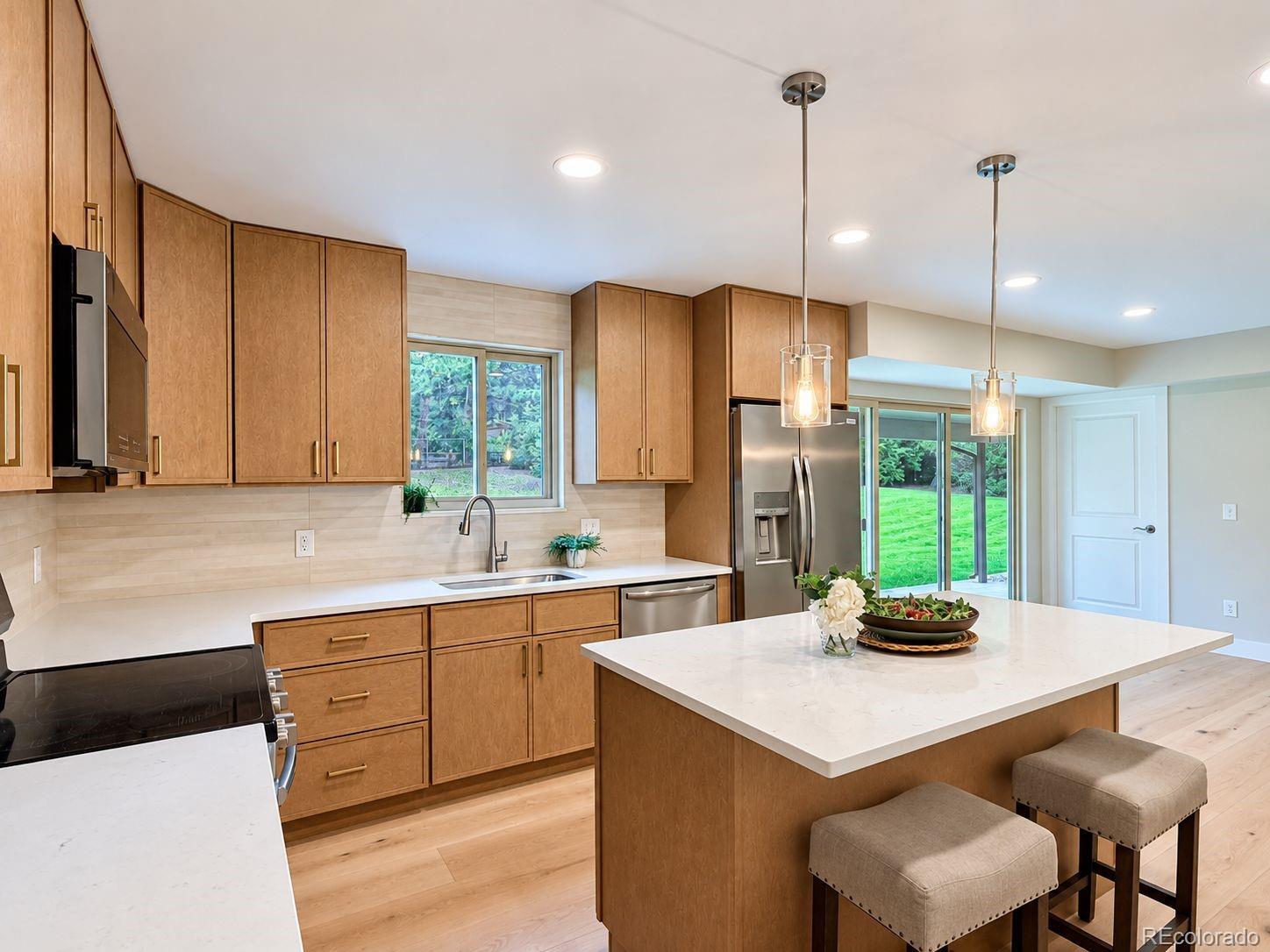 6184 S Benton Court Littleton CO 80123 | MLS #9969558 Image 2
