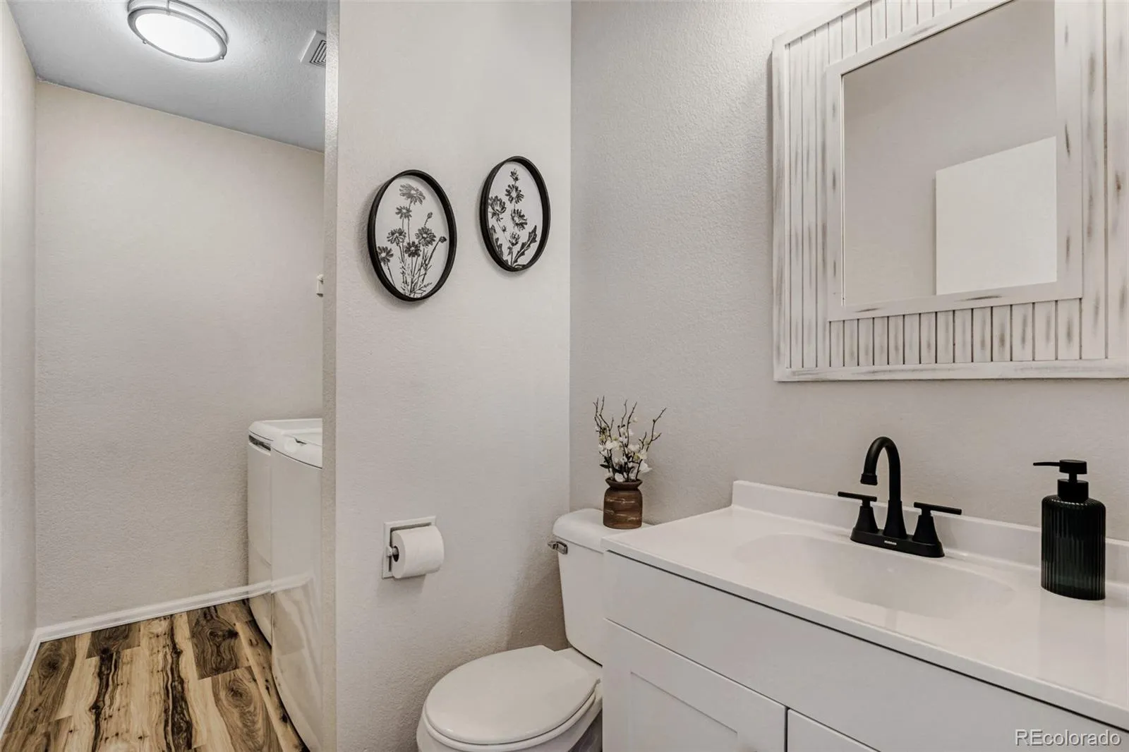 5121 S Lisbon Way Centennial CO 80015 MLS #REC9696512 05252026040354 1600 18