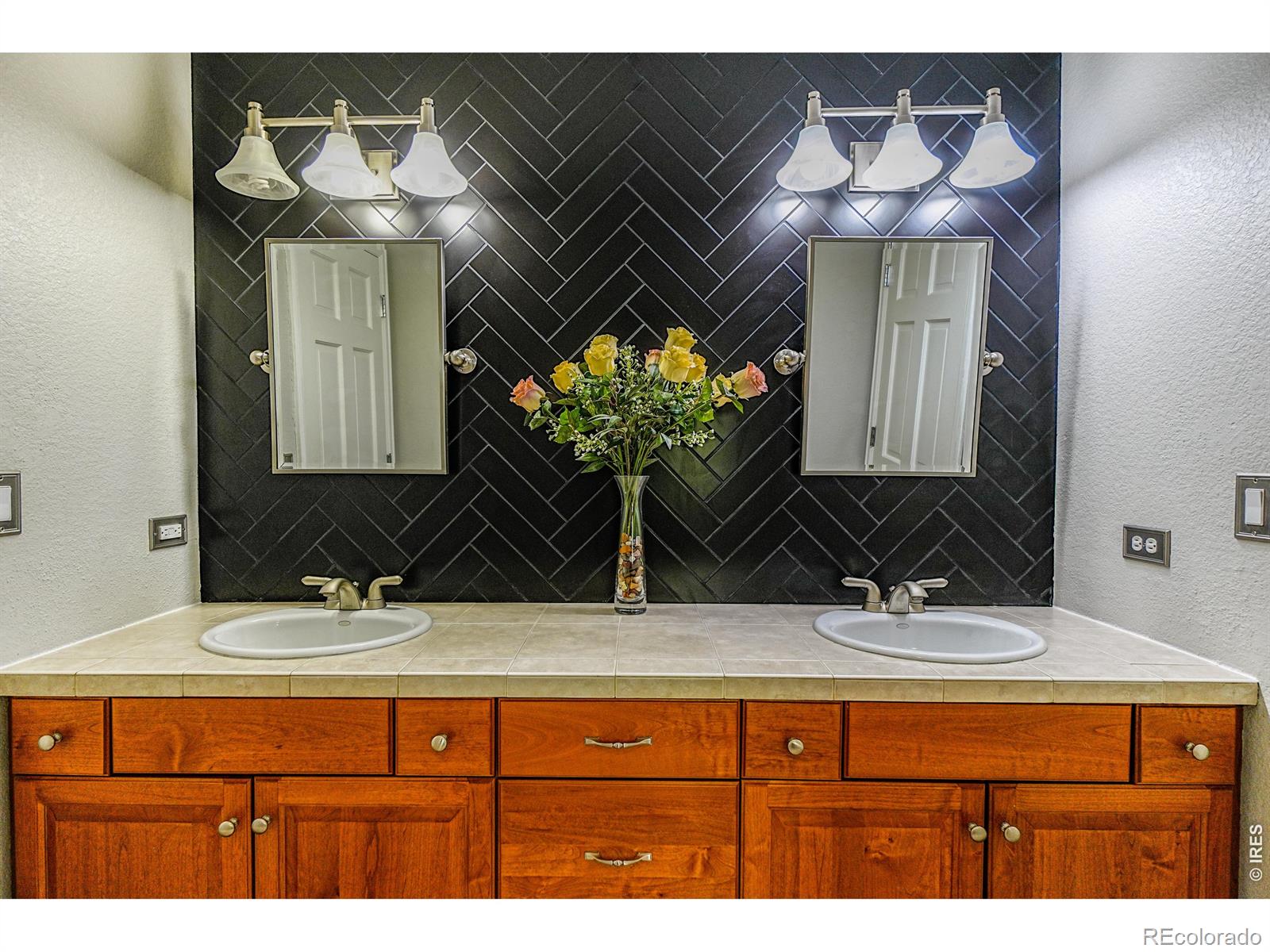 MLS #RECIR1055353 image #26