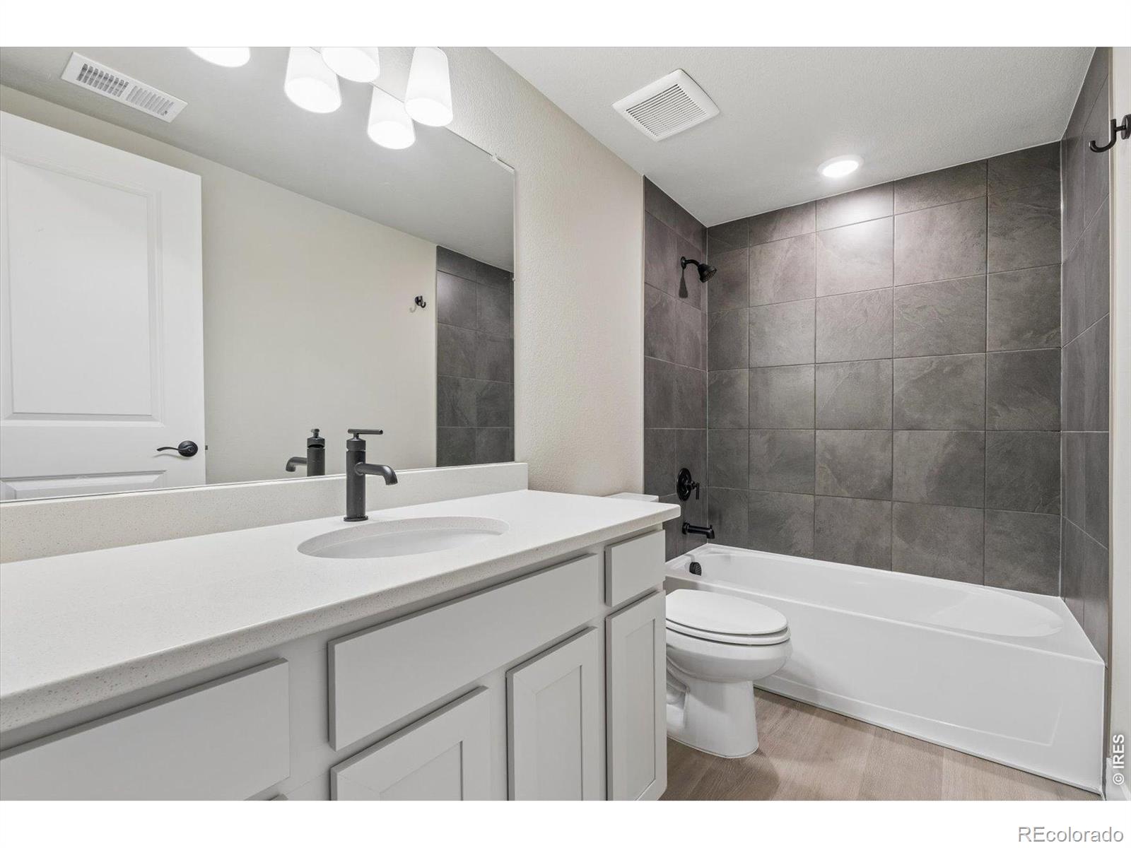 MLS #RECIR1062332 image #8