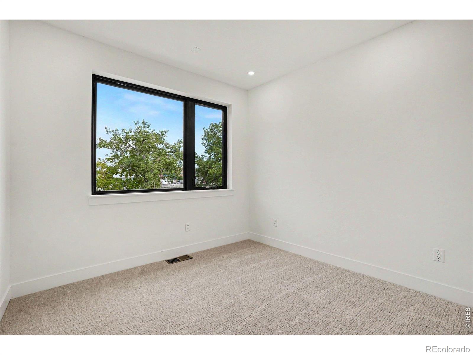 MLS #RECIR1067690 image #10