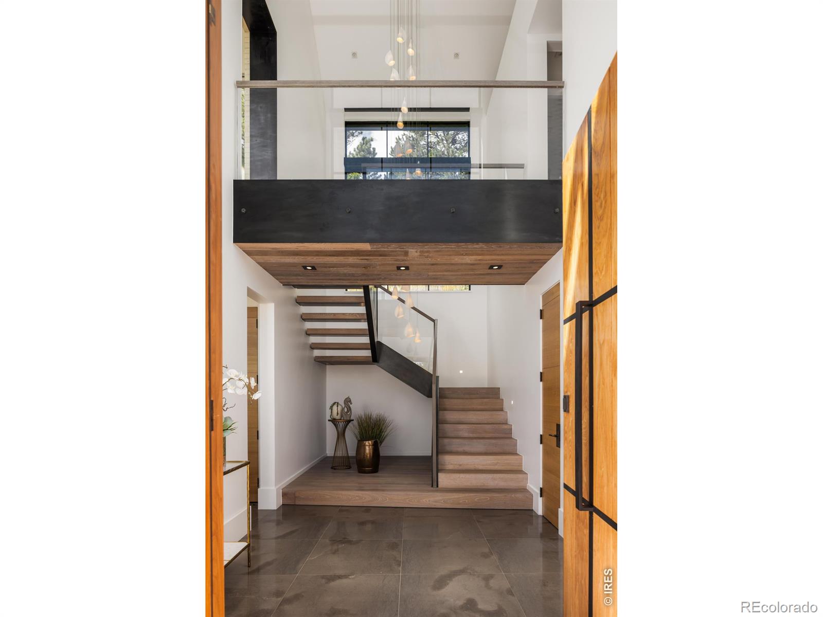 MLS #RECIR1067982 image #2