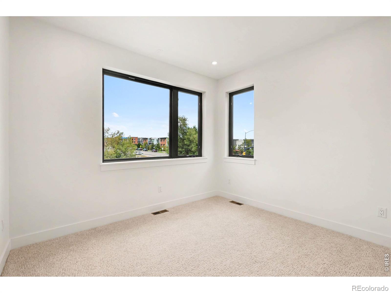 MLS #RECIR1069218 image #10